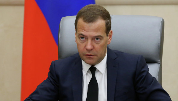 Премьер-министр Дмитрий Медведев принял решение увеличить минимальную зарплату россиян