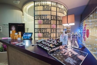 Express nails